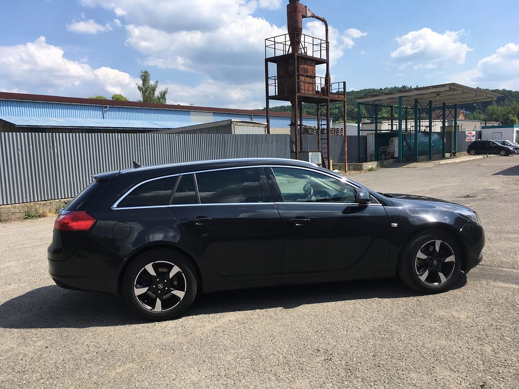 Ukázka aplikace tónovacích autofólíí na osobním automobilu