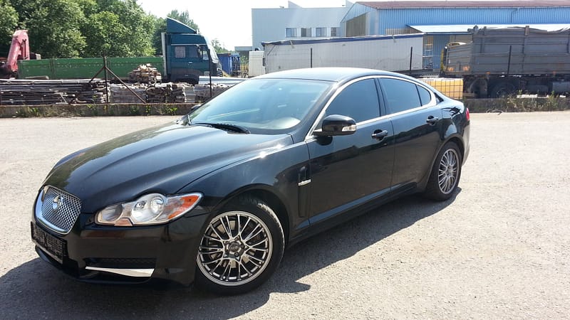 Zatmavovací folie se vyjímají také na klasických automobilech.